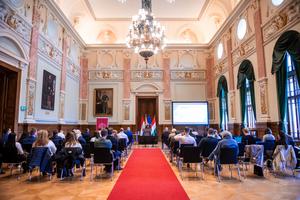 1_10_eves_a_kozbeszerzesi_torveny_2025-2