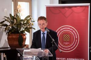 1_kormanyzas_kormanyzastudas_2025-2