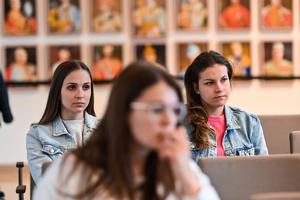 3_allam-_es_tarsadalomkritika_megjelenese_kortars_sorozatokban_2023-2