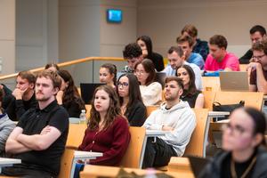 5_a_jelenlegi_penzugyi_rendszer_hibai_es_a_nemzeti_penz_reformlehetosegei_2025-2