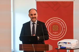 6_alkotmanyjogi_es_osszhasonlito_kozjogi_tanszek_konyvbemtuato_2021-2