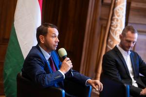10_kormanyzas_es_kozigazgatas_2026-2