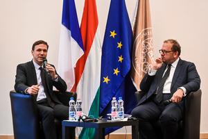 1_franciaország_a_valasztasok_kuszoben-2