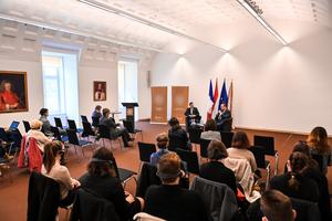 3_franciaország_a_valasztasok_kuszoben-2