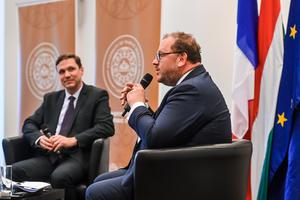 4_franciaország_a_valasztasok_kuszoben-2