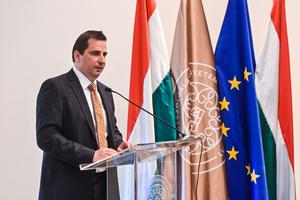 4_vekas_lajos_fejezetek_a_magyar_maganjogtudomany_tortenetebol_konyvbemutato_2022-2